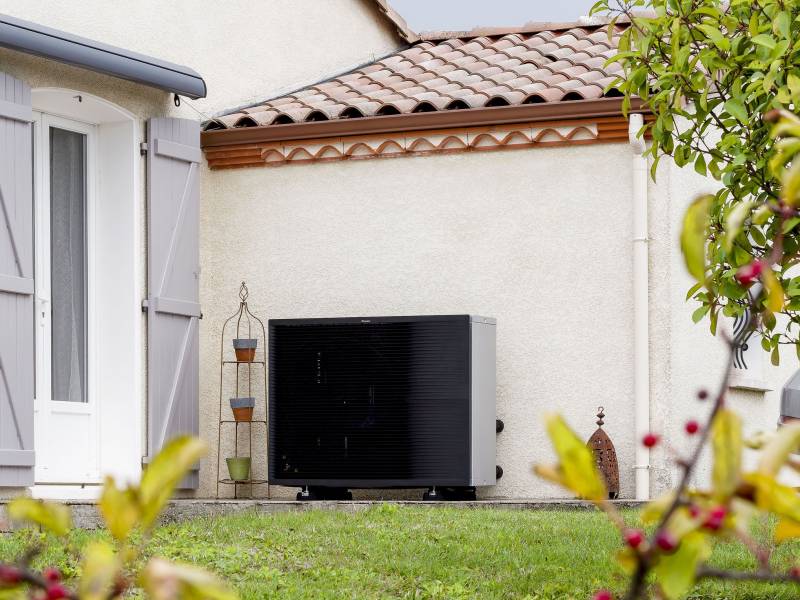 Installation de Pompe à Chaleur Air Eau Daikin et Mitsubishi certifiée PAC Système Module à Thônex dans le canton de Genève