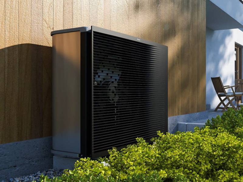 Installation de Pompe à Chaleur Air Eau Daikin et Mitsubishi certifiée PAC Système Module à Versoix dans le canton de Genève