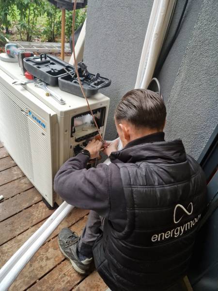 Installation de Pompe à Chaleur Air Eau Daikin et Mitsubishi certifiée PAC Système Module à Lausanne dans le canton de Vaud